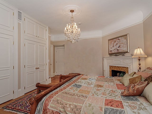 290 Commonwealth Ave, Back Bay