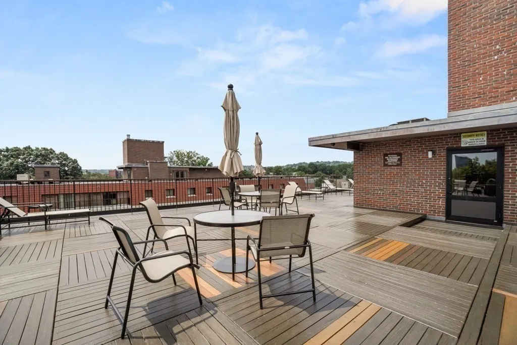 135 Pleasant St, Coolidge Corner