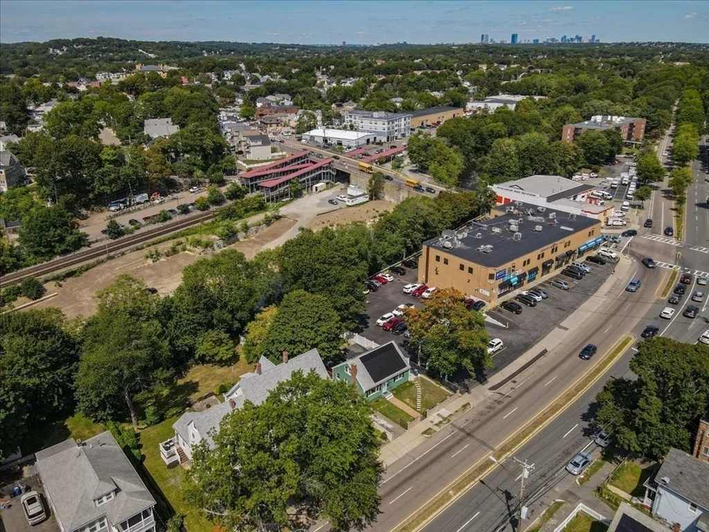 715 Truman Pkwa, Hyde Park