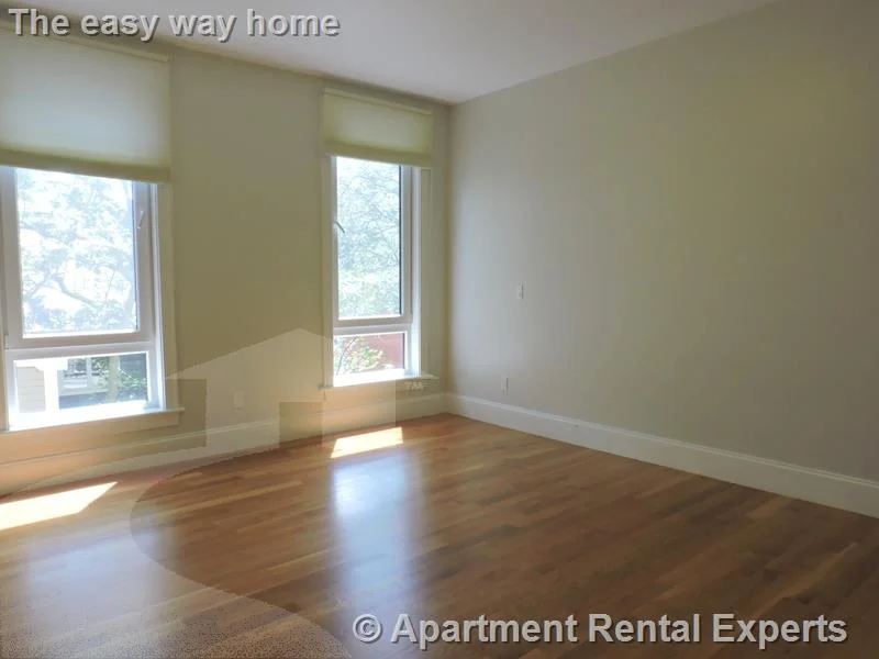 168 Hampshire, Central Square