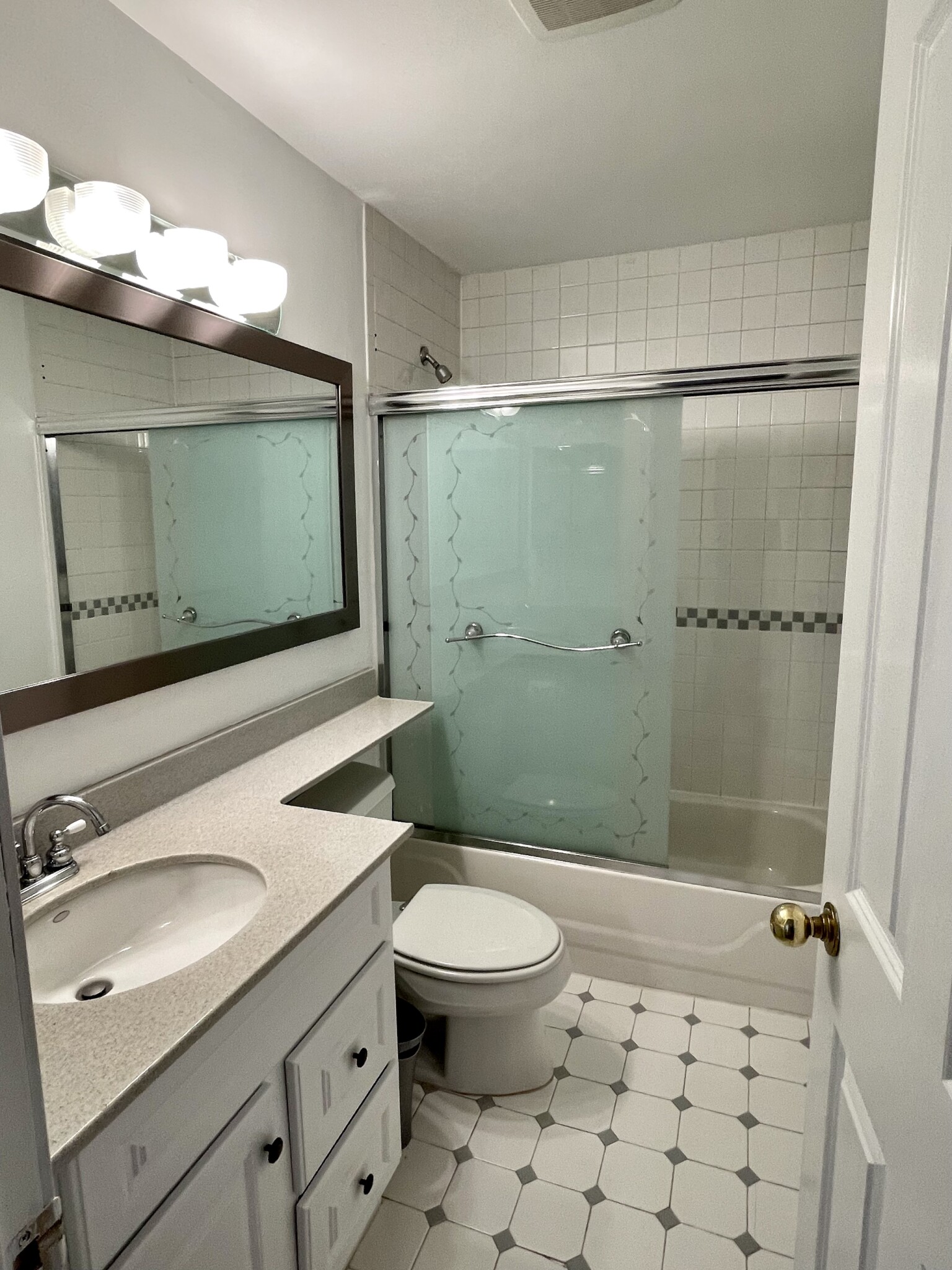 10 Charlesgate East, Back Bay