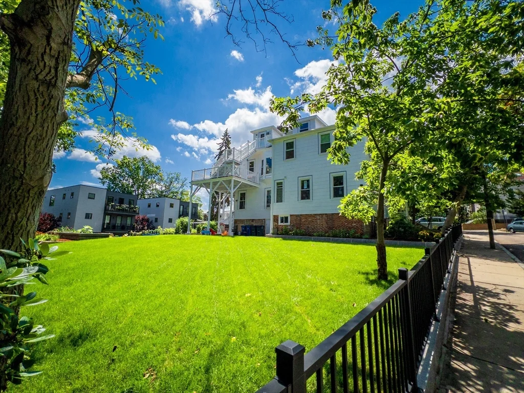 100 Chestnut Ave, Jamaica Plain