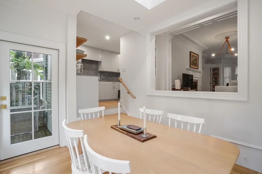 8 Florence St, Cambridgeport