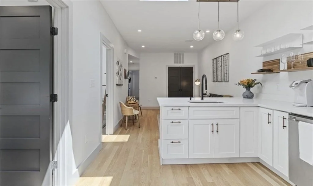 43 Wordsworth St, East Boston