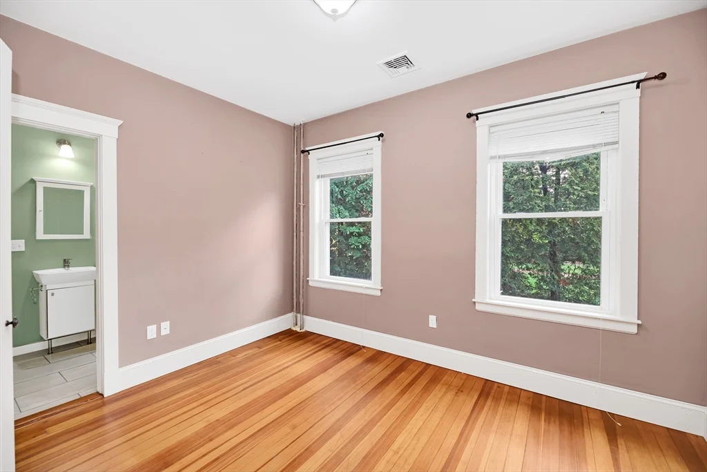 79 Perkins St, Jamaica Plain