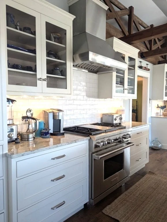 37 River Rd, Little Neck