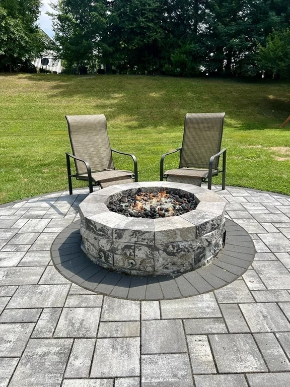 24 Endean Dr, Walpole