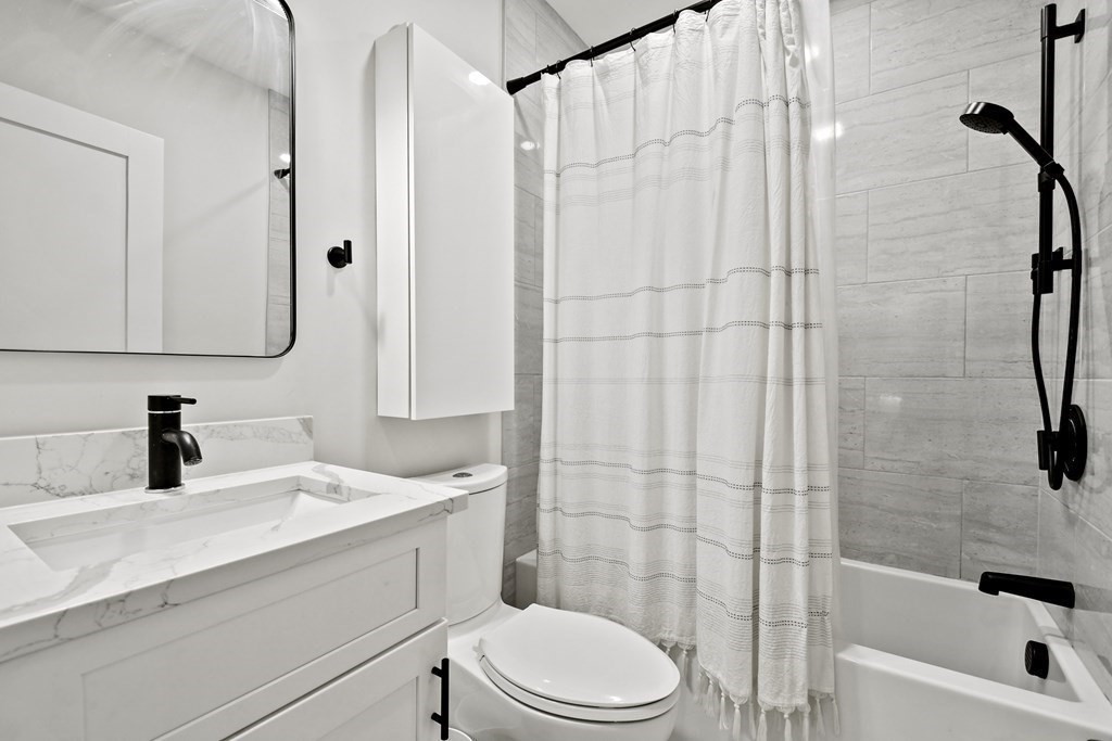 226 Saratoga St, East Boston