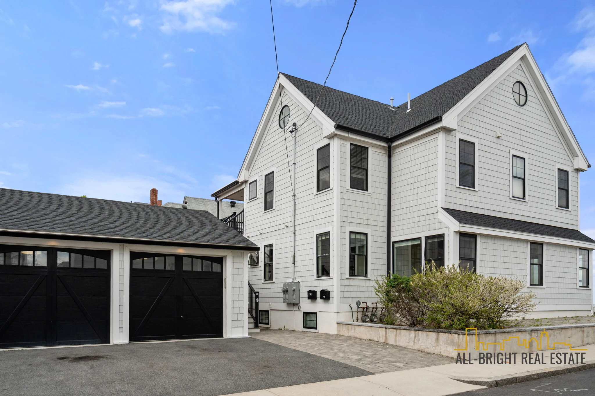 176 Winthrop Shore Dr, Winthrop