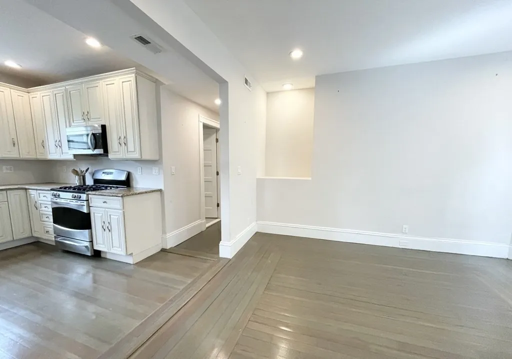 201 East Cottage, Dorchester