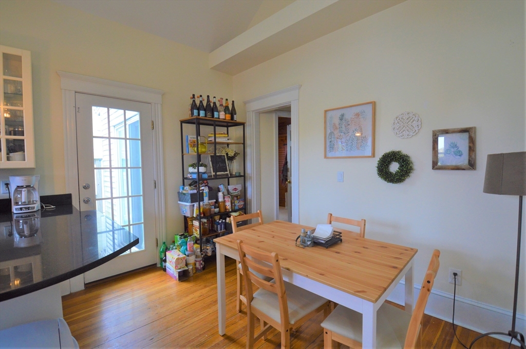 14 Breck Ave, Oak Square