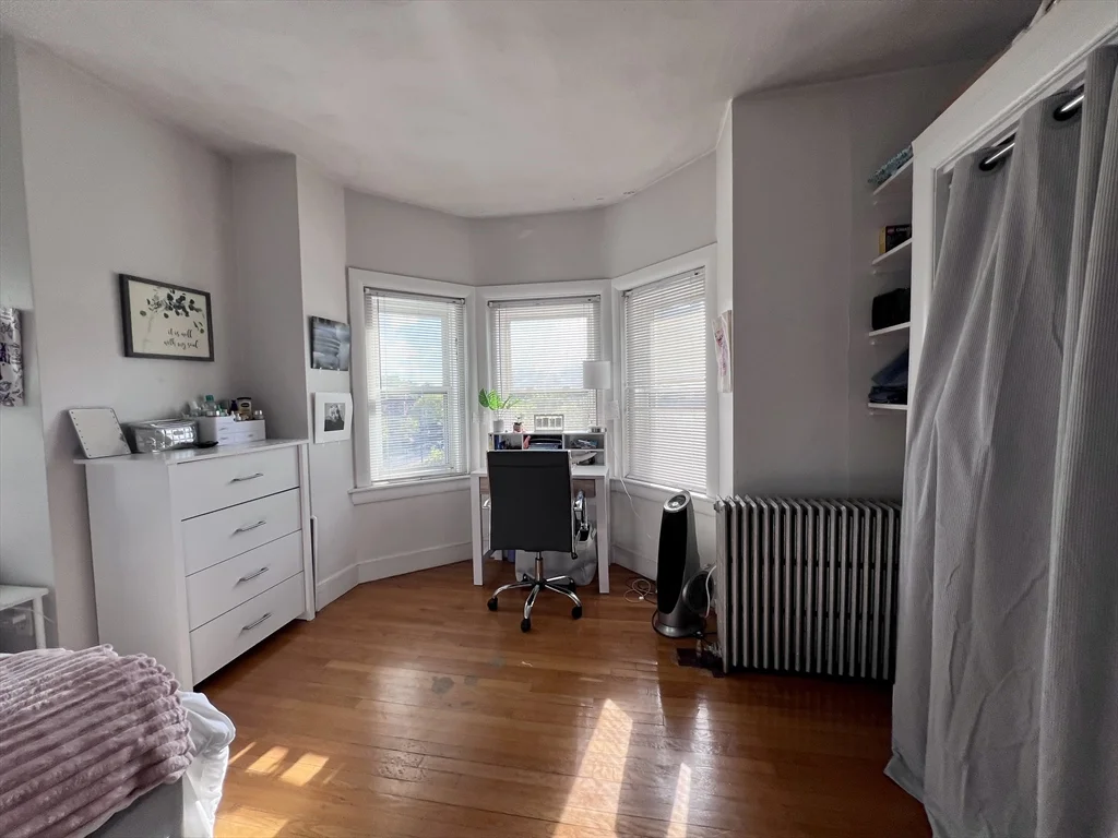 3 Englewood Ave, Brookline