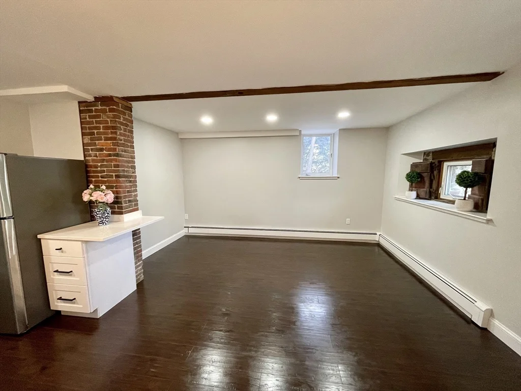 995 Centre St, Jamaica Plain