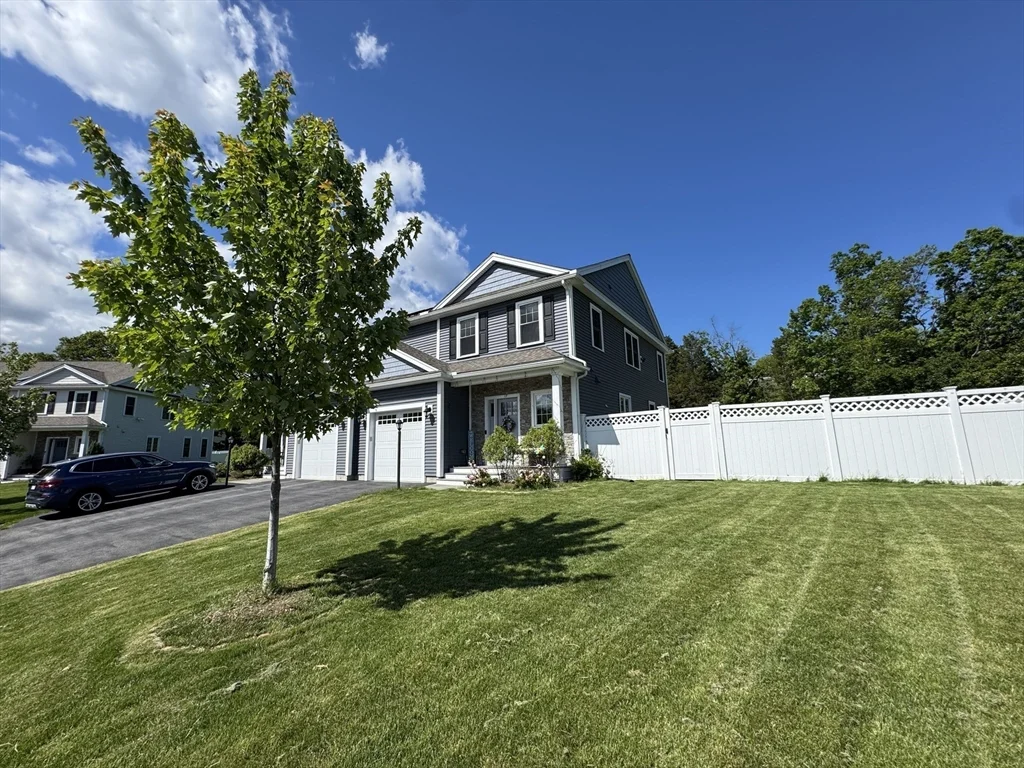 17 Garvey Rd, Woburn