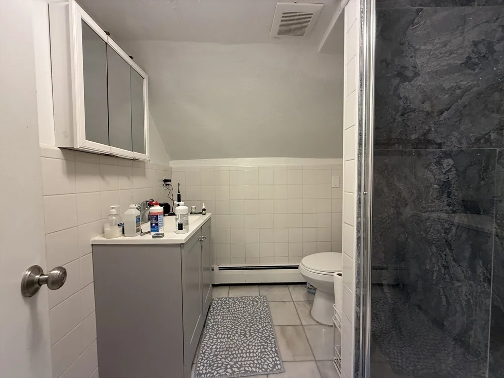 235 Charles St, East Cambridge