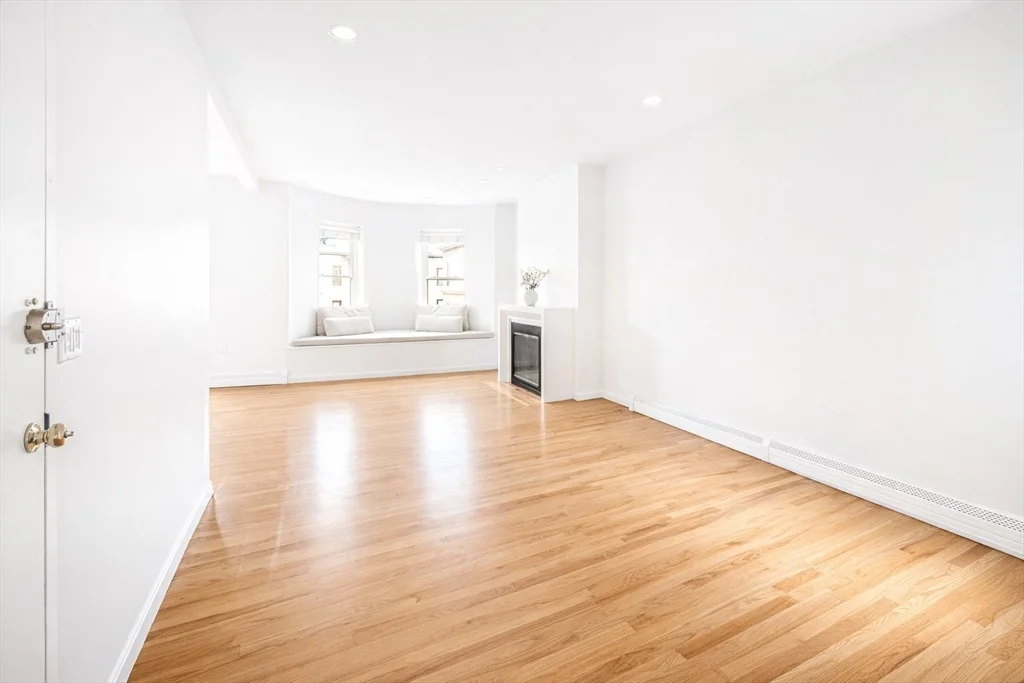 11 Albemarle St, Back Bay