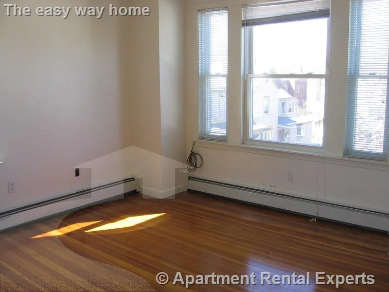 8 Pearl St, Tufts