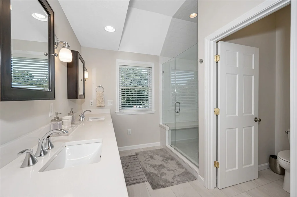 4 Nashoba Dr, Chelmsford