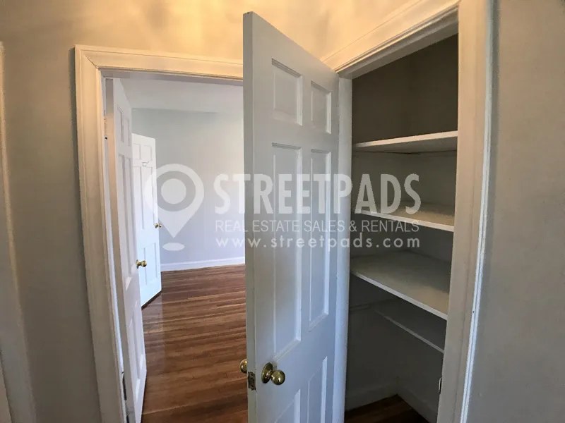 1129 Beacon St, Longwood