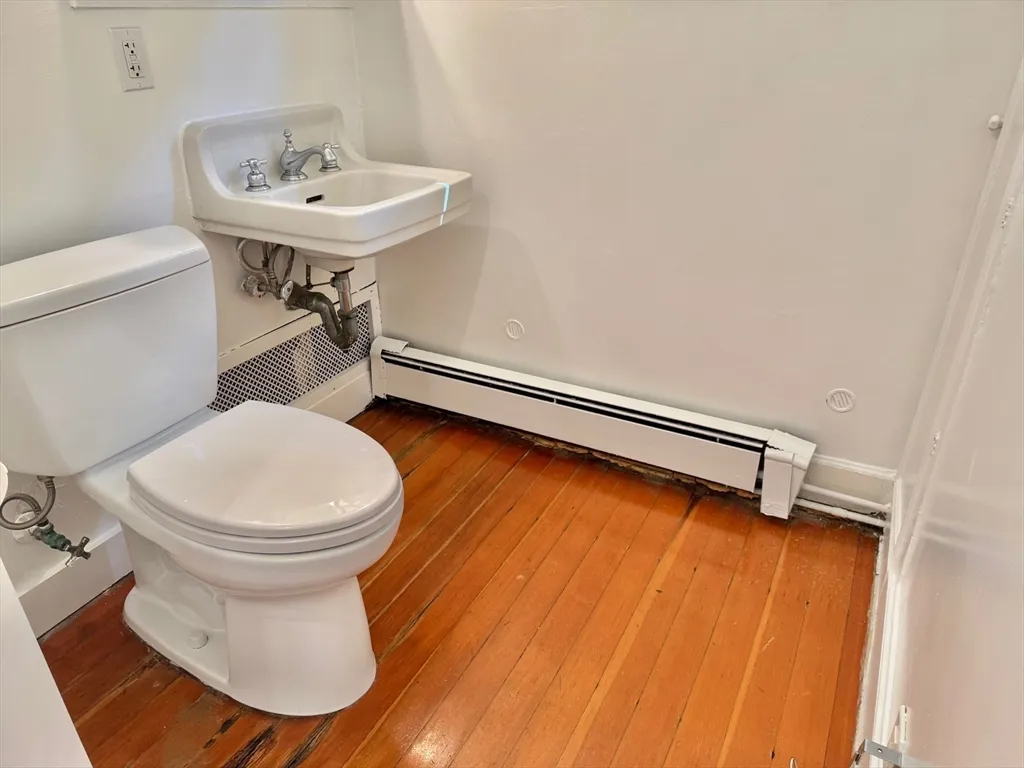 12 Humboldt St, Neighborhood Nine