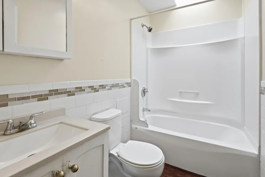 453 Pond St, Braintree