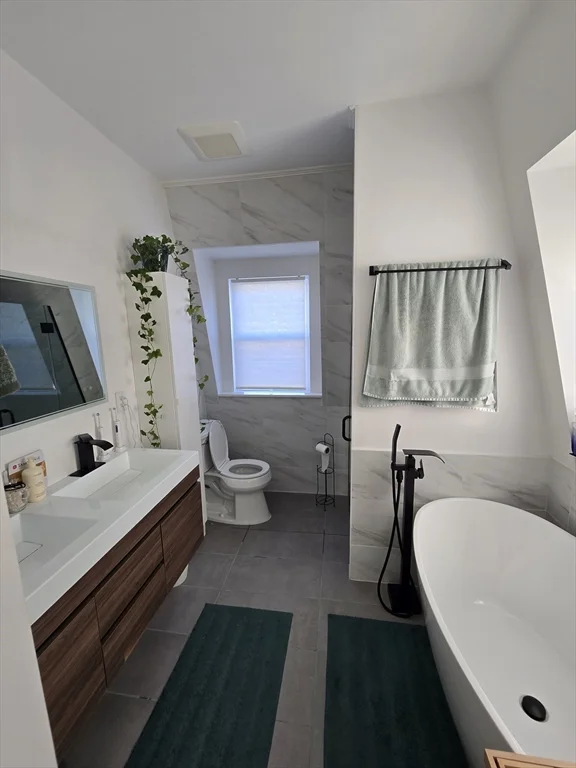 84 Dudley St, Medford