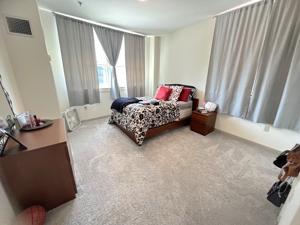 234 Causeway St, West End