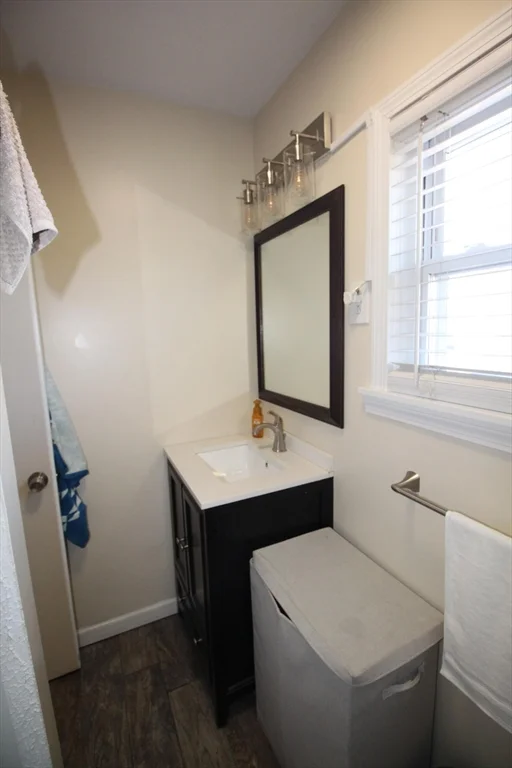 522 Slade T, Fall River