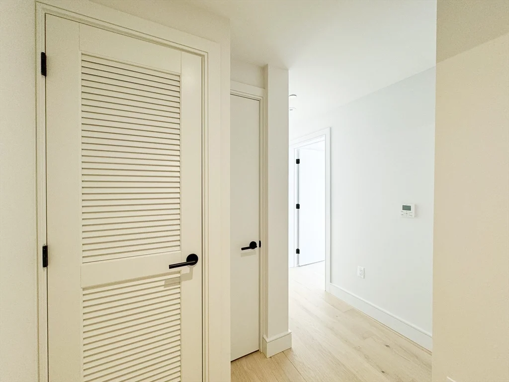 1 Nevins Hill Way, Brighton