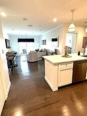 728 E Broadway, South Boston