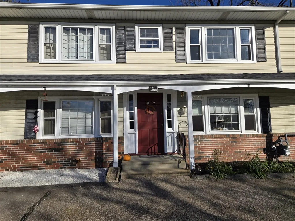 19 Chapman Ave, West Brookfield