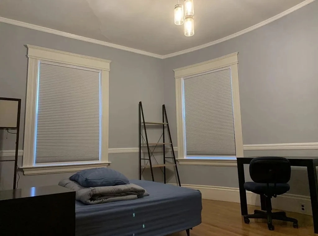 161 Walnut St, Newtonville