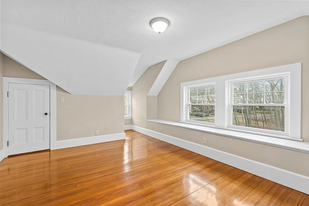 34 Glen Rd, Winchester