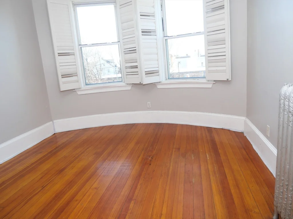 14 Chestnut Hill Ave, Brighton