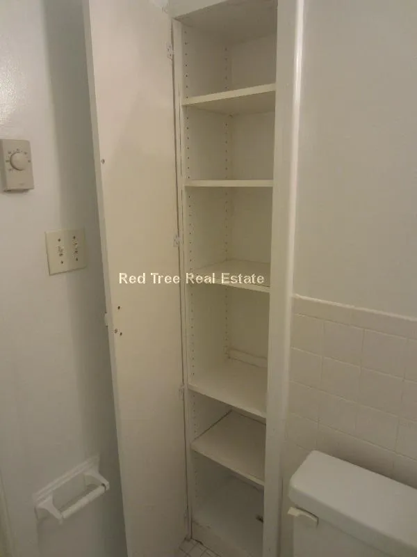 17 Green St, North Brookline