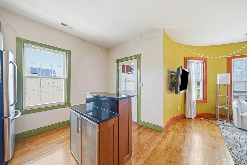 12-14 Everett St, Allston