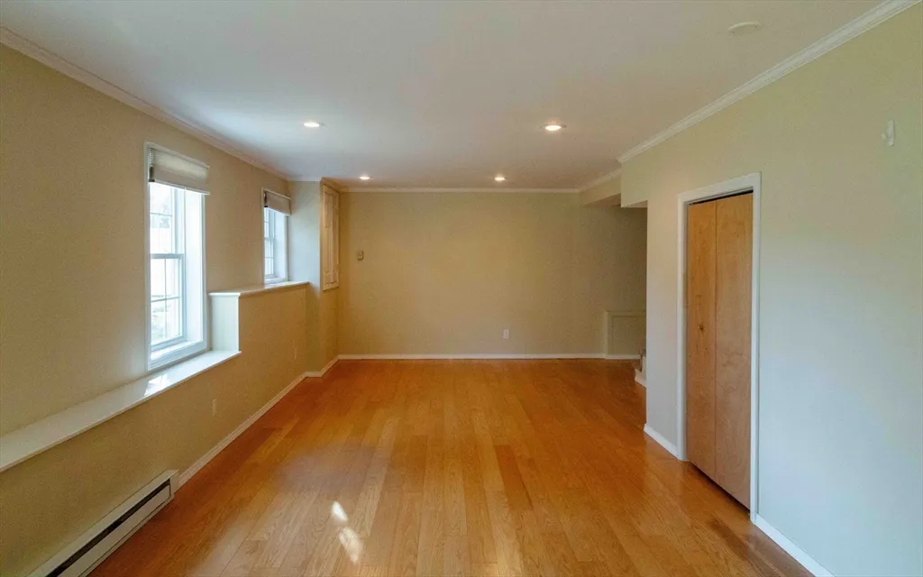 171 N Main St, Natick