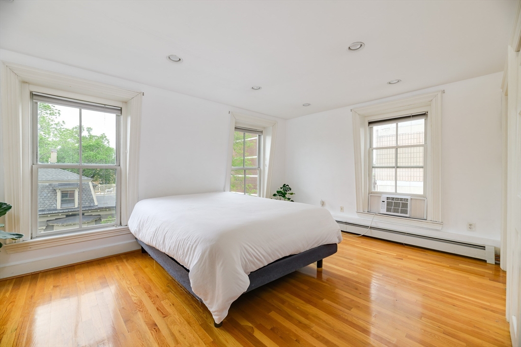 46 Bigelow St, Mid-Cambridge