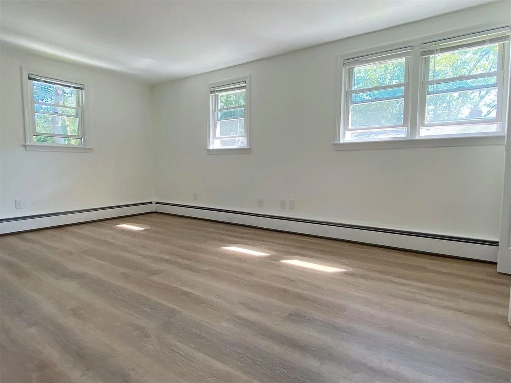 273 Cross St, Winchester