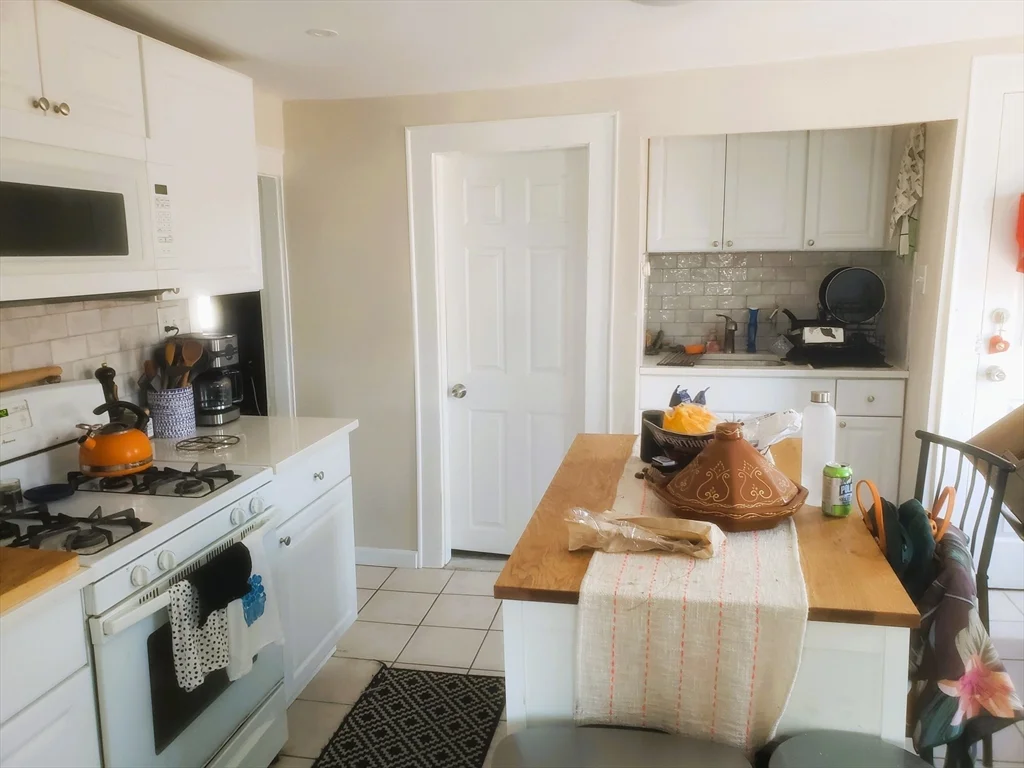 478 Medford St, Somerville