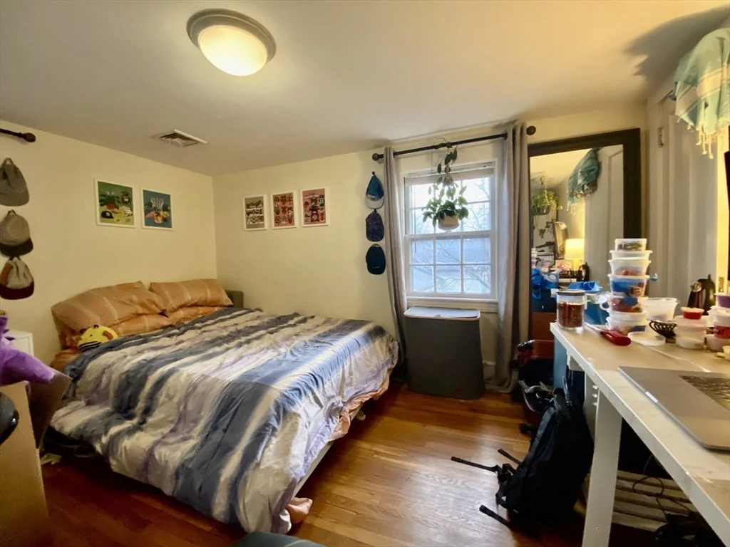 24 Grovenor Rd, Jamaica Plain