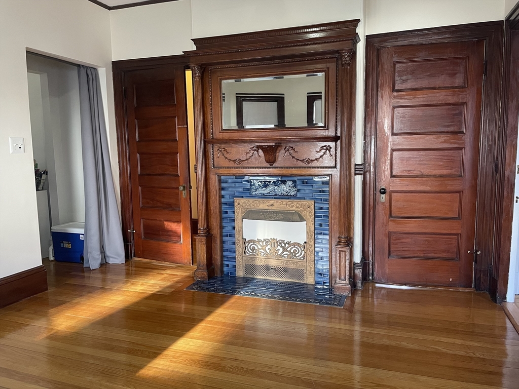 28 Glen Rd, Jamaica Plain