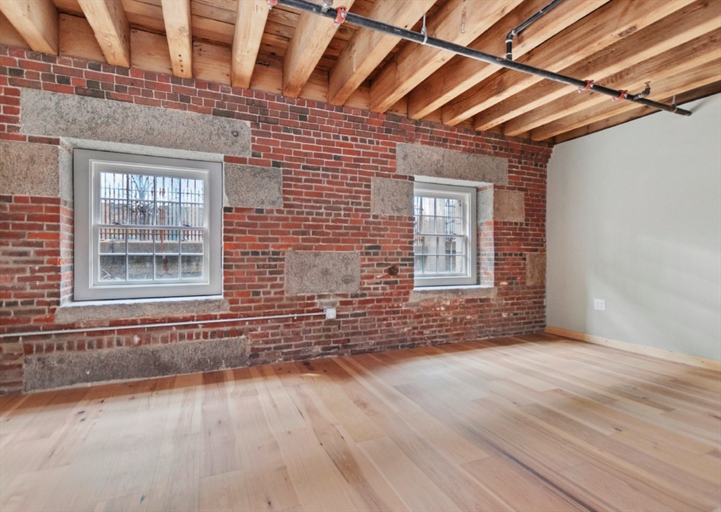 58 13th St, Charlestown