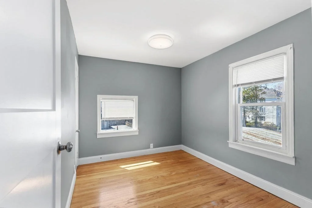1690 N Main St, Fall River