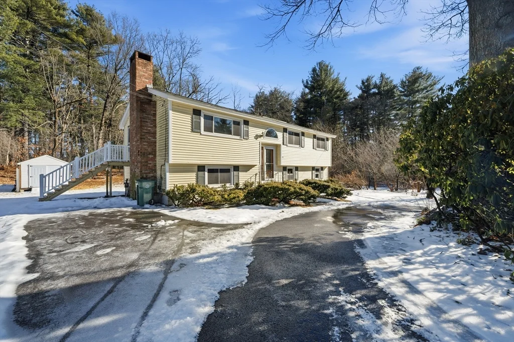 43 Little John Dr, Billerica