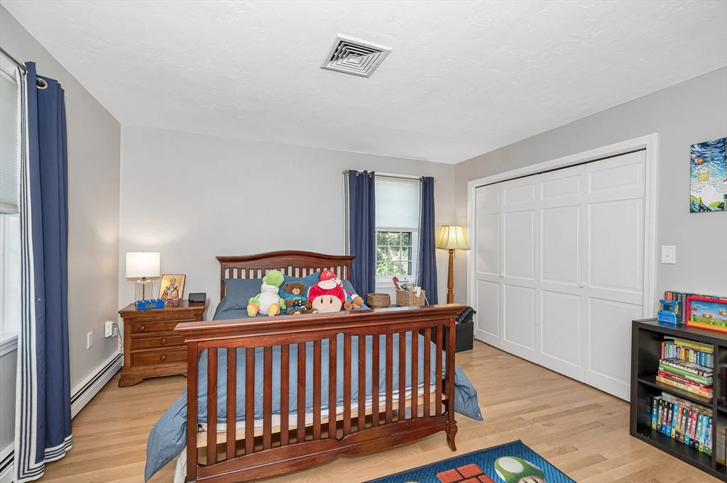 4 Nashoba Dr, Chelmsford