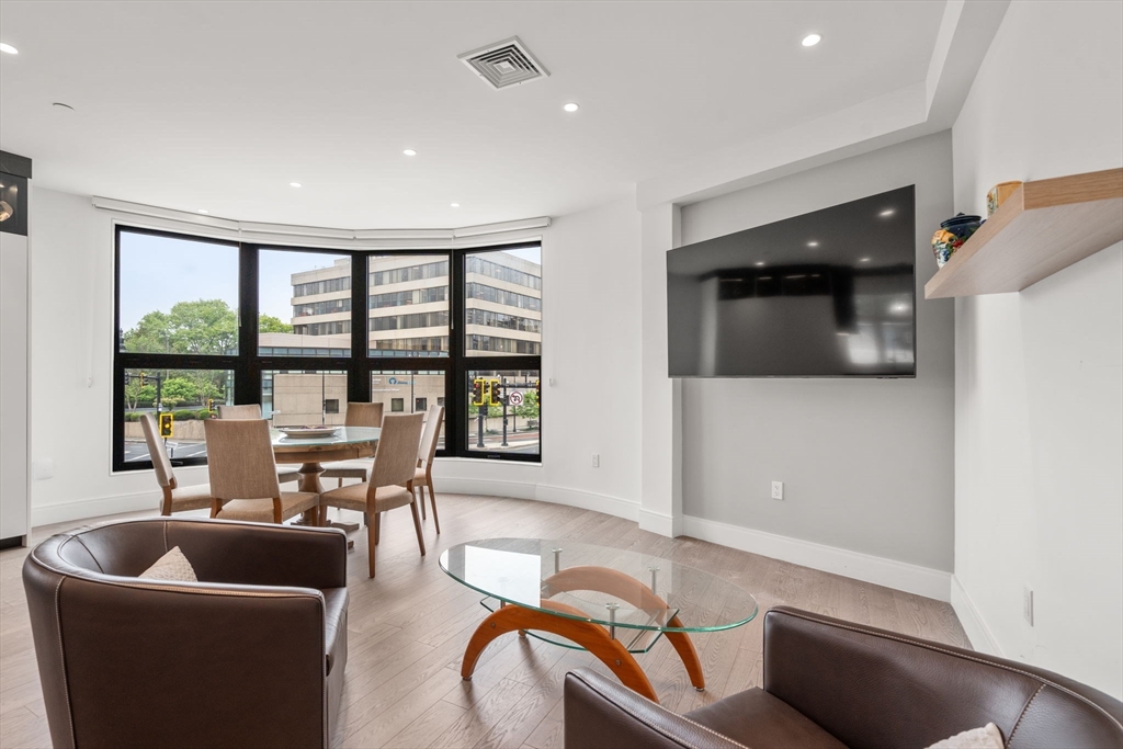 69 Walnut, Boylston Street