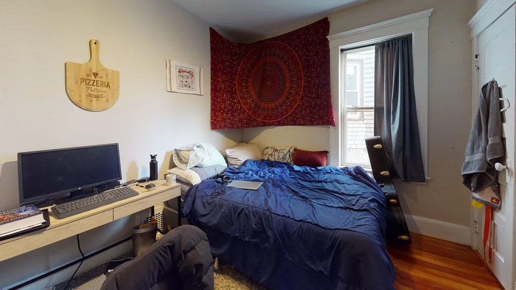 8 Olmstead St, Jamaica Plain