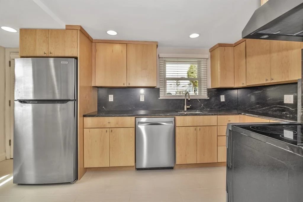 38 Grassmere Rd, Hyde Park