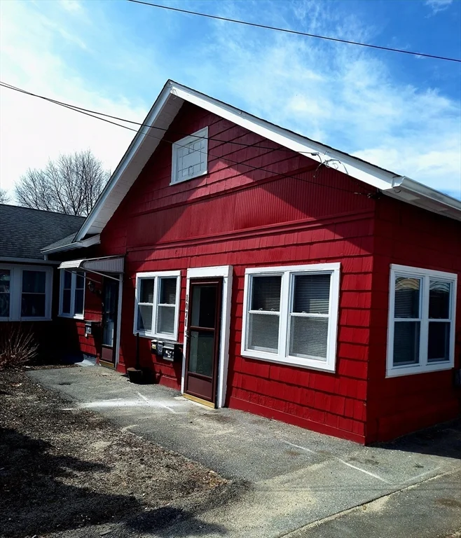 1071 W Boylston, Greendale